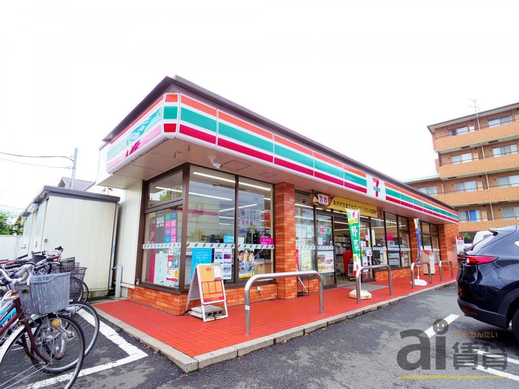 コンビニ　セブンイレブン新小平駅前店（コンビニ）まで110m