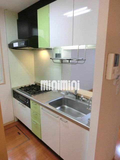 キッチン　３口ガスコンロ付