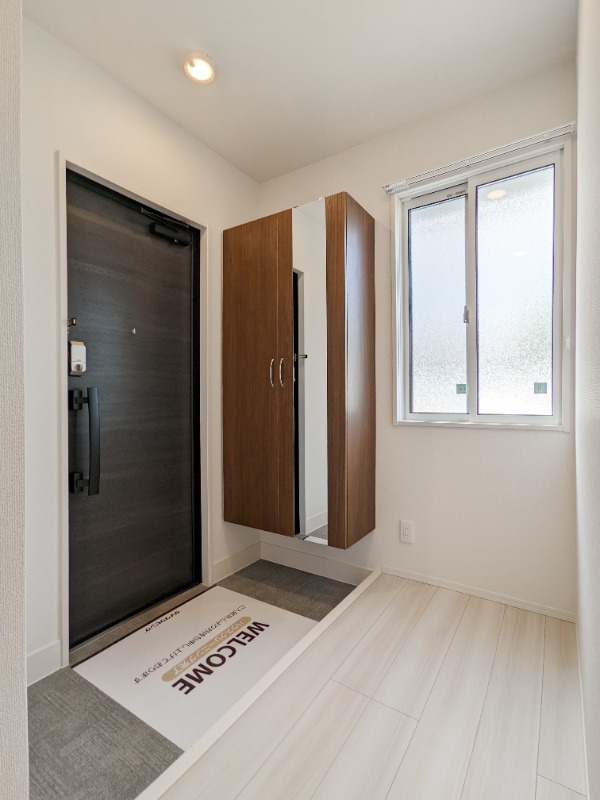 玄関　図面と現状に相違がある場合には現状を優先