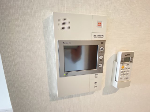 セキュリティ　モニター付きインターホン