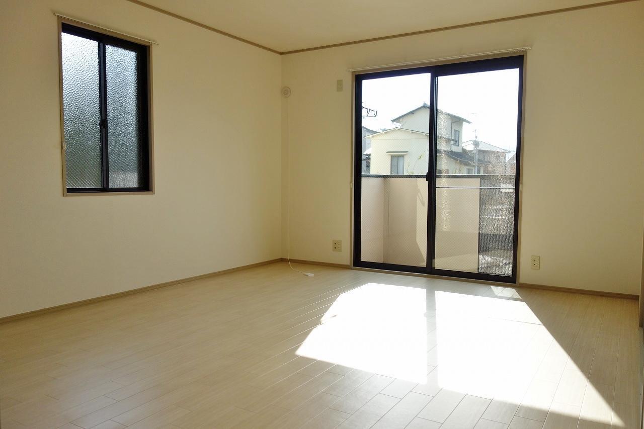 その他部屋・スペース　2面採光で明るいリビング11.5帖♪