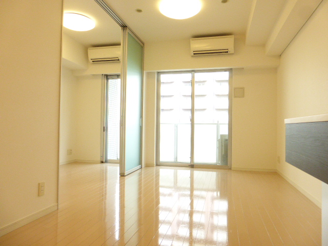 居室・リビング　居間