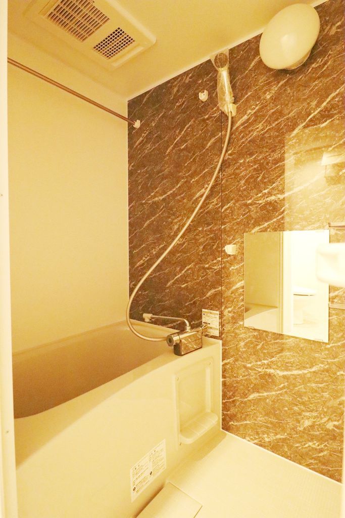 バス・シャワールーム　同一施工会社参考写真