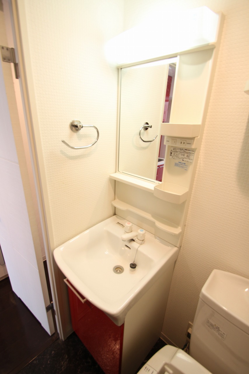 洗面設備　独立洗面台です。