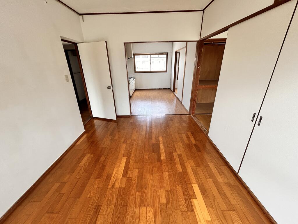 松高マンションの居間写真