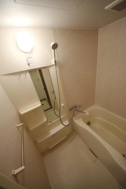 バス・シャワールーム　★追い焚き可能です★