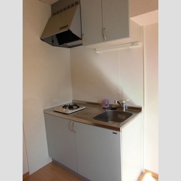 キッチン　コンパクトなキッチンで掃除もラクラク