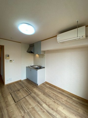 洗面設備　明るい洗面所です