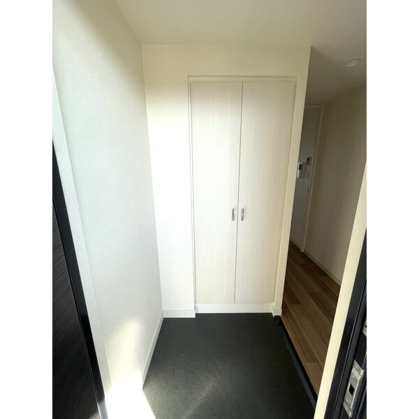 玄関　※別号室の参考写真、現況優先※