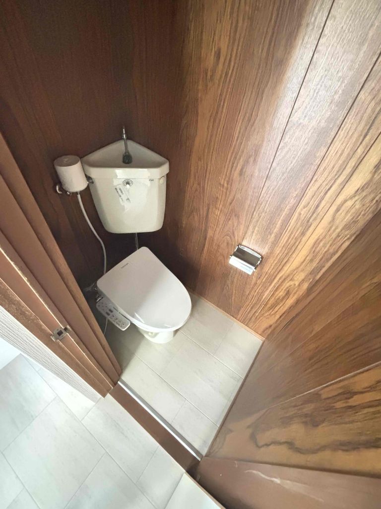 トイレ　トイレ