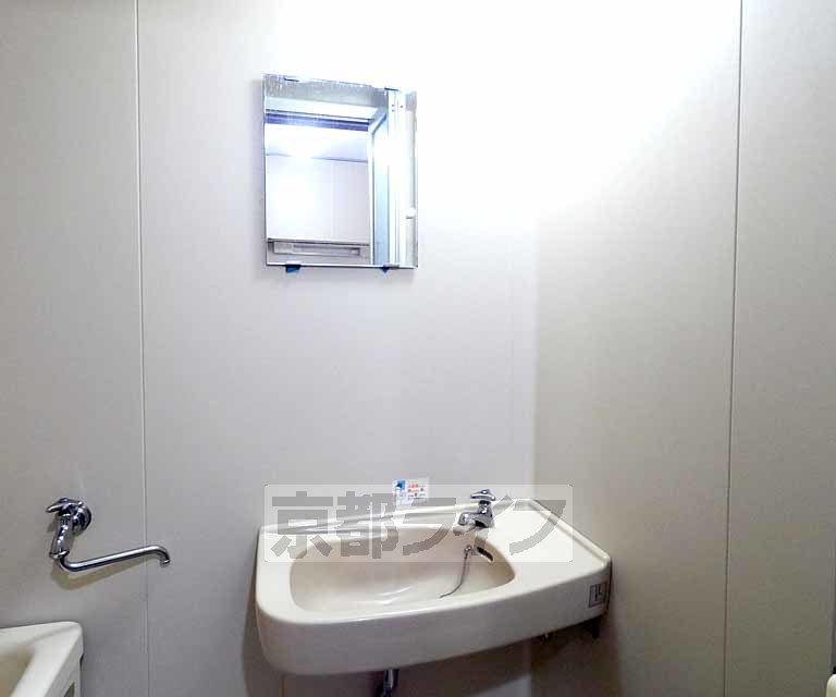 洗面設備　きれいな洗面所です。