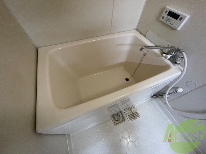 バス・シャワールーム　浴槽スペース的にもゆったり入れると思います。