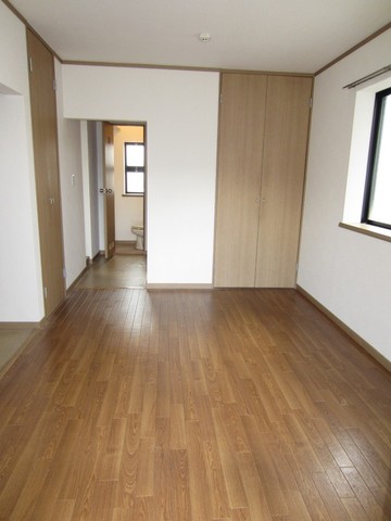 居室・リビング　最上階・東南角部屋