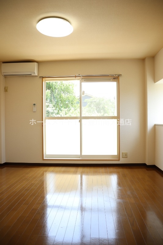 居室・リビング　同型別部屋写真