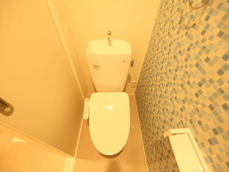 トイレ　温水洗浄暖房便座付トイレ　同仕様写真