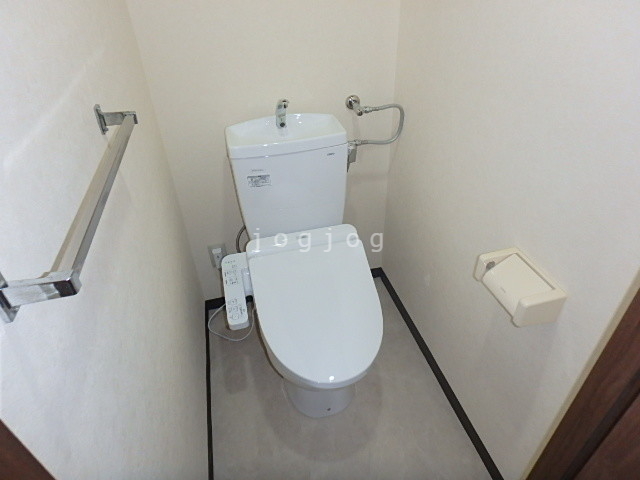 トイレ　温水洗浄便座