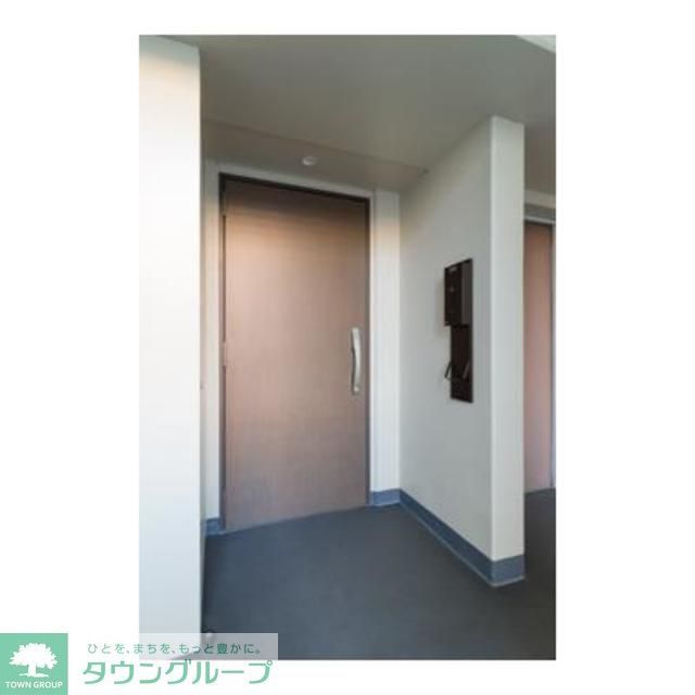 玄関　※写真は同タイプ住戸です。