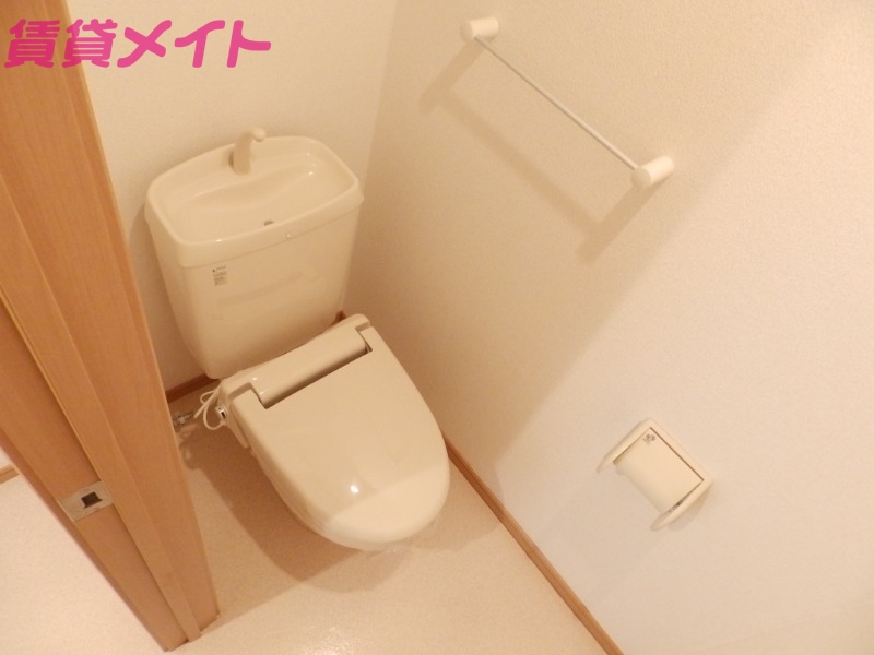 トイレ　同型参考写真