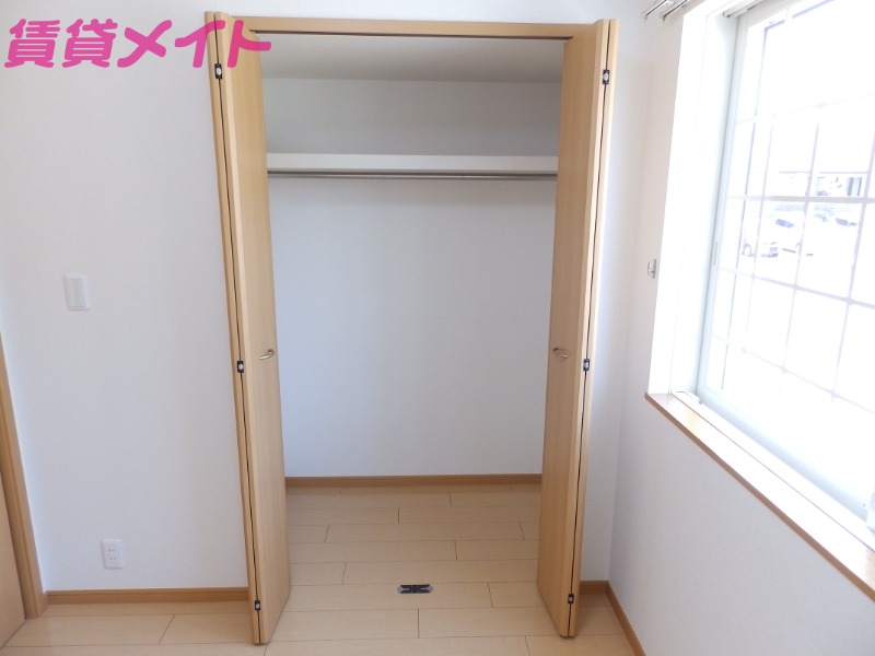 収納　同型参考写真