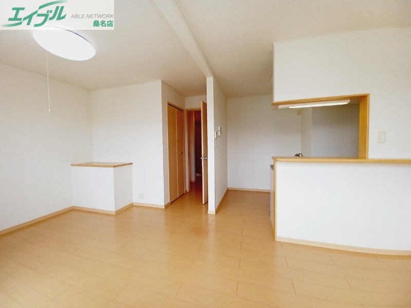 居室・リビング　同型参考写真