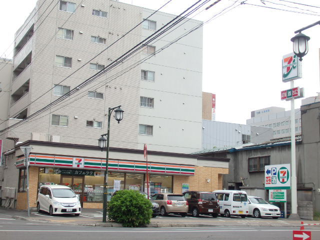 コンビニ　セブンイレブン（コンビニ）まで143m