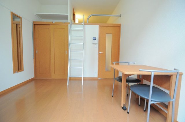 居室・リビング　実際のお部屋と異なる場合がございます。