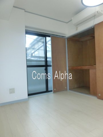 居室・リビング　クレセントホーム　洋室