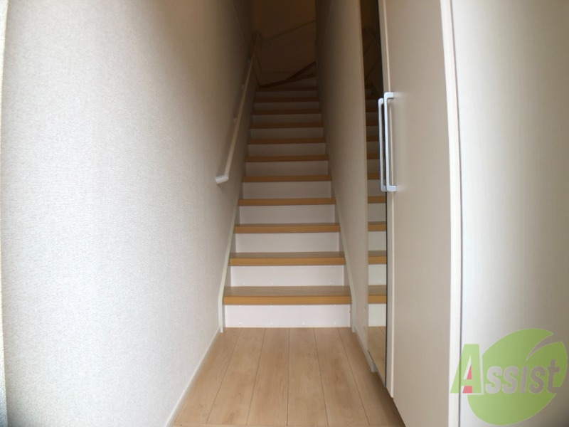 玄関　玄関からの様子を撮影してみました。動線になります。