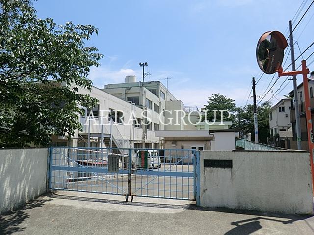 小学校　世田谷区立松原小学校（小学校）まで893m