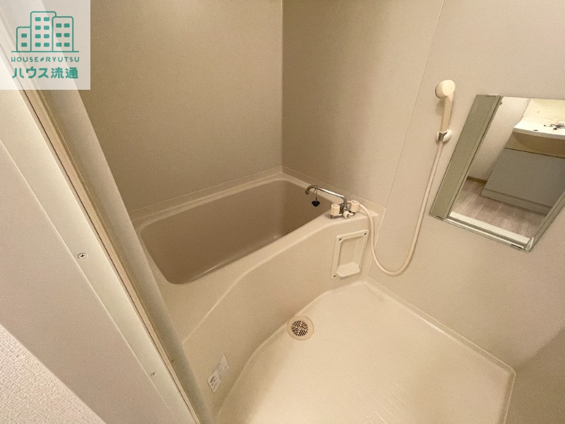 バス・シャワールーム　※別号室写真（反転タイプ）