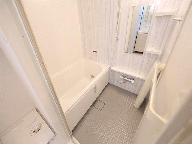 バス・シャワールーム　浴室暖房乾燥機付　追い焚き・オートバス機能付お風呂