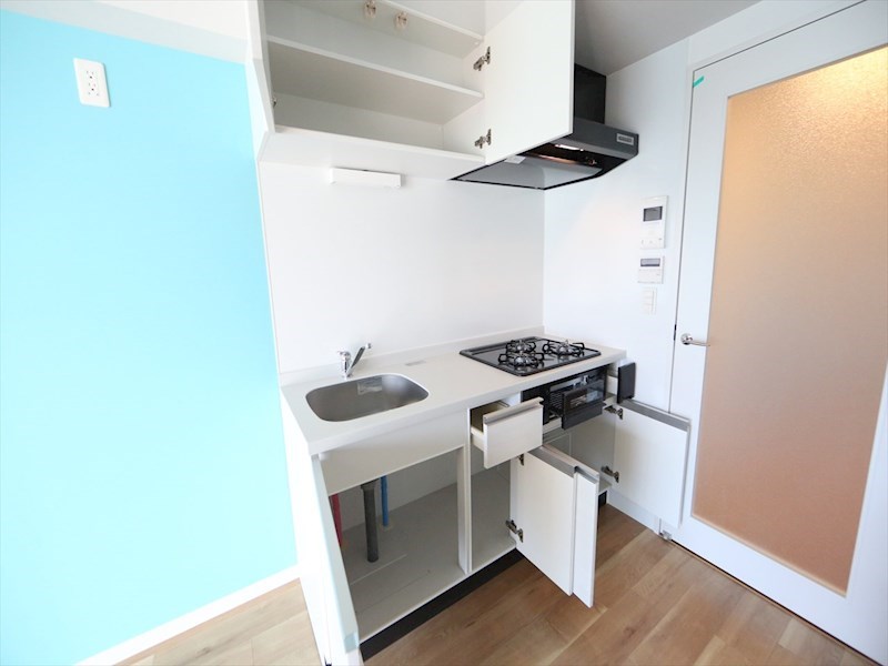 キッチン　システムキッチン（ガス3口コンログリル付）