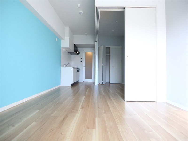 居室・リビング　ＬＤＫ10.5帖　洋室3.1帖　つなげても仕切っても使えます