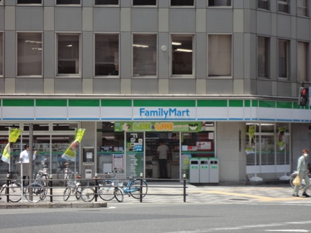 コンビニ　ファミリーマート【東中島1丁目6】（コンビニ）まで163m