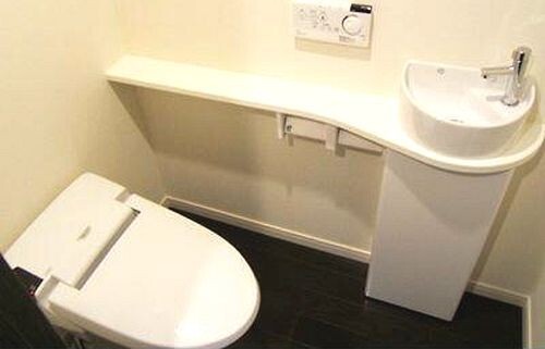 トイレ　温水洗浄便座完備