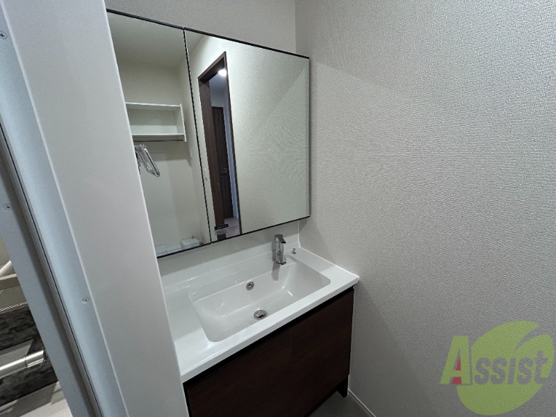 洗面設備　洗面台は独立しています。朝の身支度はこちらでどうぞ～