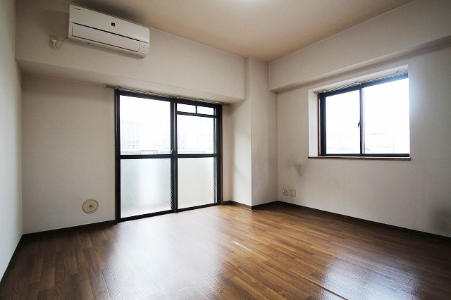 居室・リビング　同物件別号室の写真です。