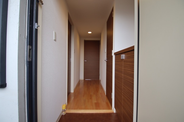 玄関　※別室の参考写真の為、現況優先です。