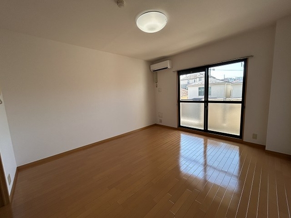 居室・リビング　使いやすい形の為、レイアウトを楽しめます♪