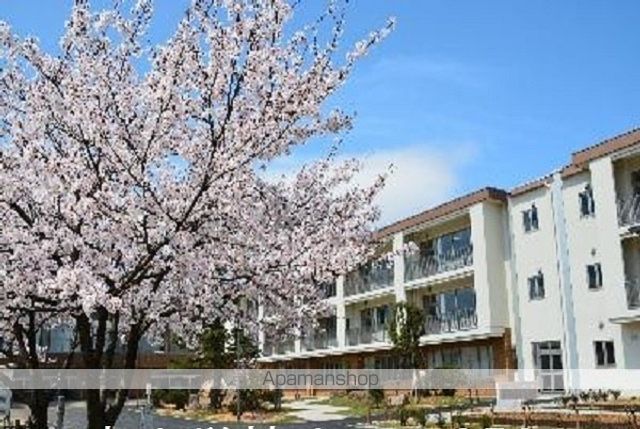 小学校　国高小学校（小学校）まで400m