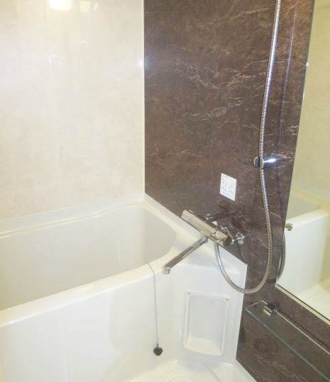 バス・シャワールーム　★ゆったり浸かれる浴槽★