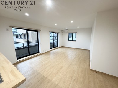 居室・リビング　20.5帖の広いLDK。