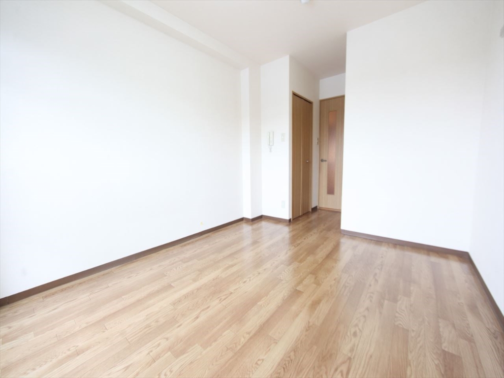 その他部屋・スペース　洋室7.6帖　クローゼット付（収納充実してます）