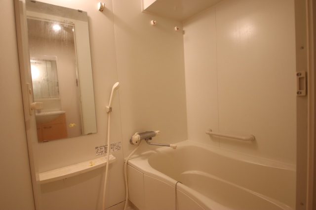 バス・シャワールーム　※別室の参考写真の為、現況優先です。