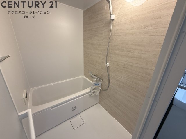 バス・シャワールーム　シンプルで機能的なユニットバスです！