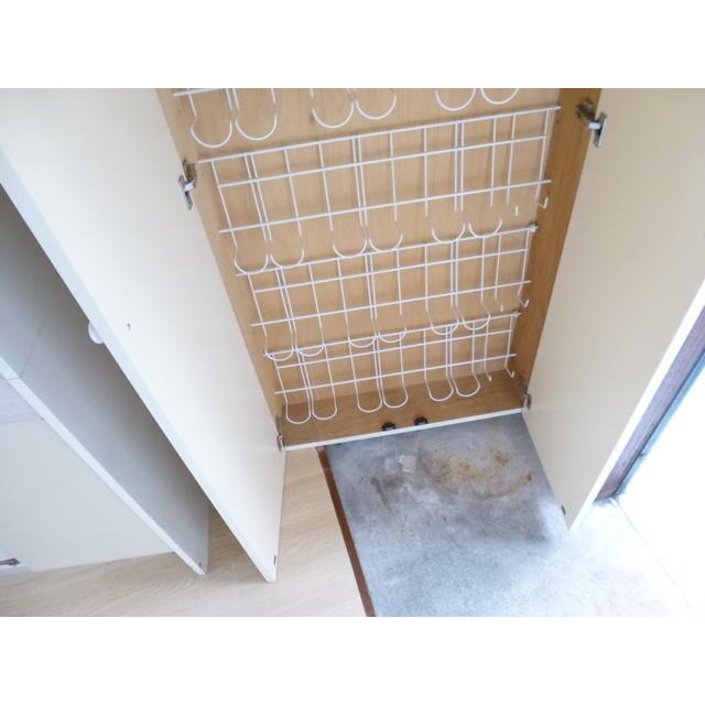 収納　シューズクローザー
