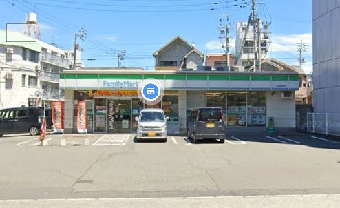コンビニ　ファミリーマート 高松松島町店（コンビニ）まで619m