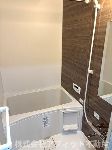 バス・シャワールーム　追い焚き機能付き