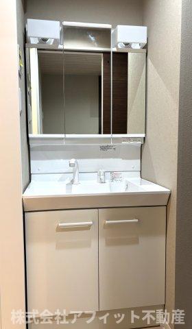 洗面設備　洗髪洗面化粧台