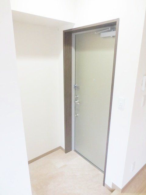 玄関　お部屋探しは株式会社　タウンハウジング　までお気軽にお問合…